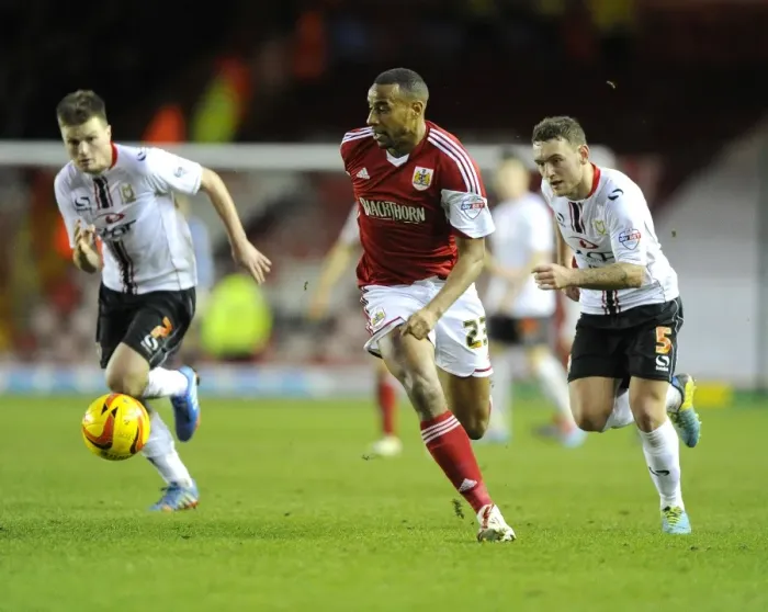 Framed Print : Tyrone Barnett's Stunning Goal: Bristol City vs. MK Dons, Sky Bet League One