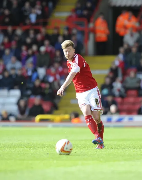 Framed Print : Wade Elliott in Action: Bristol City vs Crewe, Sky Bet League One, 2014