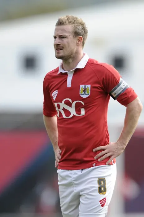 Framed Print : Wade Elliott in Action: Bristol City vs Doncaster Rovers, Sky Bet League One, Ashton Gate Framed Print : Wade Elliott in Action: Bristol City vs Doncaster Rovers, Sky Bet League One, Ashton Gate