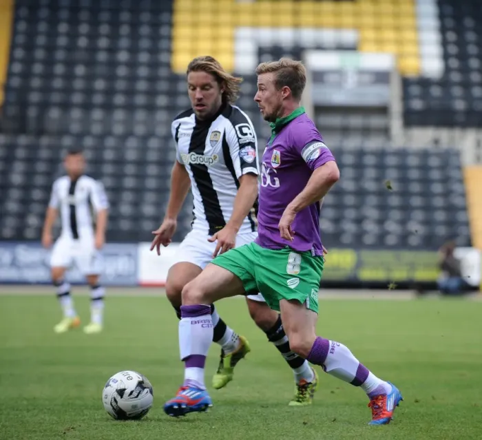 Framed Print : Wade Elliott in Action: Notts County vs. Bristol City, Sky Bet League One (2014) Framed Print : Wade Elliott in Action: Notts County vs. Bristol City, Sky Bet League One (2014)