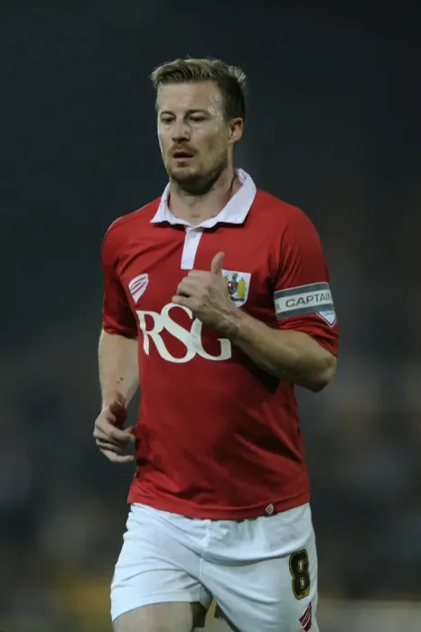 Framed Print : Wade Elliott in Action: Port Vale vs. Bristol City, Sky Bet League One, 2014