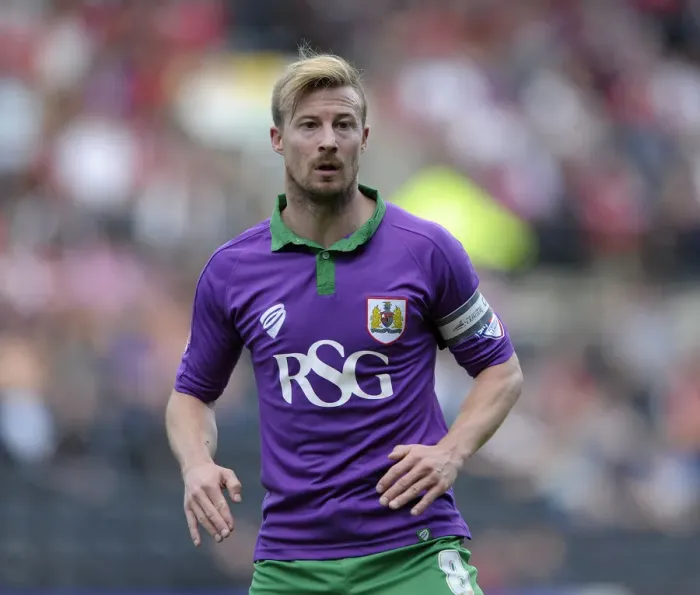Framed Print : Wade Elliott Named New Captain: Notts County vs. Bristol City, Sky Bet League One, 2014