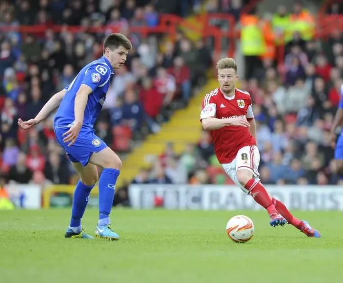Framed Print : Wade Elliott Propels Ball Forward in Intense Bristol City vs Crewe Football Match, League One, 2014 Framed Print : Wade Elliott Propels Ball Forward in Intense Bristol City vs Crewe Football Match, League One, 2014