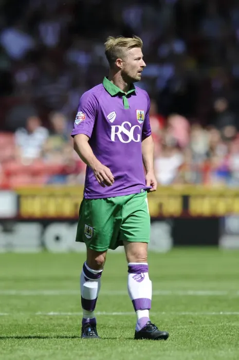 Framed Print : Wade Elliott Scores First Goal of the Season for Bristol City against Sheffield United, Sky Bet League One, 2014