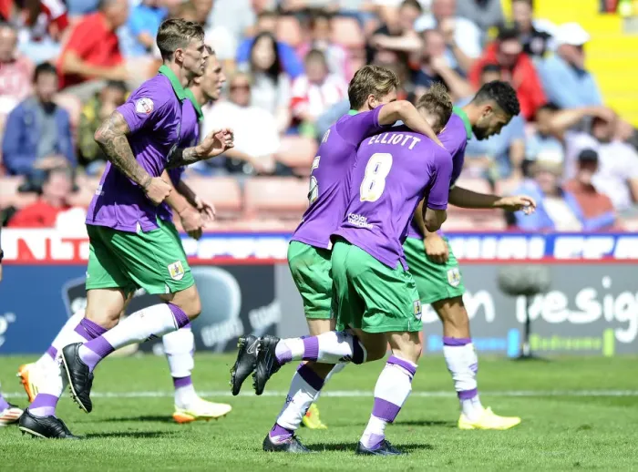 Framed Print : Wade Elliott's Stunner: Bristol City's Euphoric Start to League One Season vs Sheffield United Framed Print : Wade Elliott's Stunner: Bristol City's Euphoric Start to League One Season vs Sheffield United