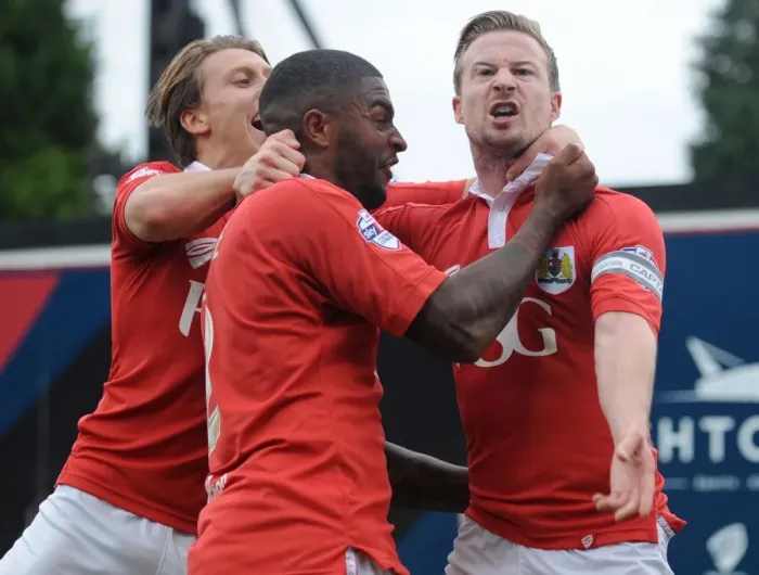 Framed Print : Wade Elliott's Thrilling Goal Celebration: Bristol City vs. MK Dons (2014)
