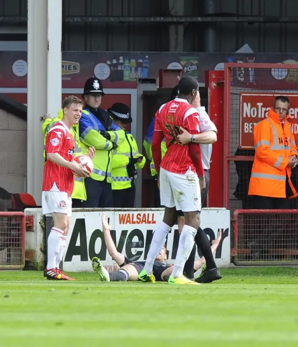 Framed Print : Walsall's Michael Ngoo vs. Bristol City's Scott Wagstaff: Controversial Yellow Card Incident Framed Print : Walsall's Michael Ngoo vs. Bristol City's Scott Wagstaff: Controversial Yellow Card Incident