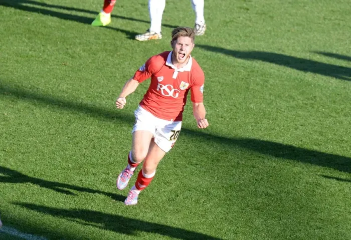 Framed Print : Wes Burns Scores Dramatic Winning Goal for Bristol City in Sky Bet League One