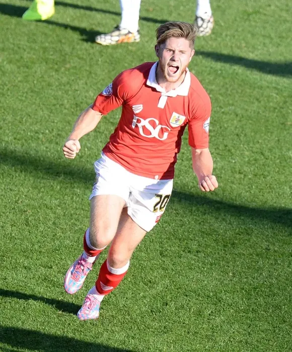Framed Print : Wes Burns Scores Dramatic Winning Goal for Bristol City in Sky Bet League One
