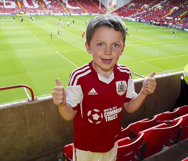 Young Bristol City Fan's Thrill at First League One Match: Sheffield United vs. Bristol City at Bramall Lane (09.08.2014)