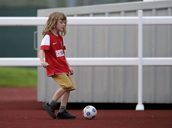 Young Bristol City FC Fan's Excitement at FA WSL Match: BAWFC vs Arsenal Ladies