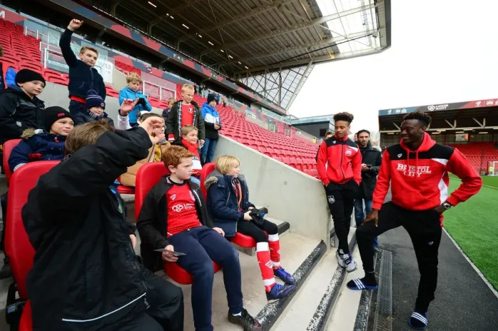 Framed Print : Young Fans Exciting Encounter with Tammy Abraham and Bobby Reid of Bristol City during Sky Bet Championship Match Framed Print : Young Fans Exciting Encounter with Tammy Abraham and Bobby Reid of Bristol City during Sky Bet Championship Match