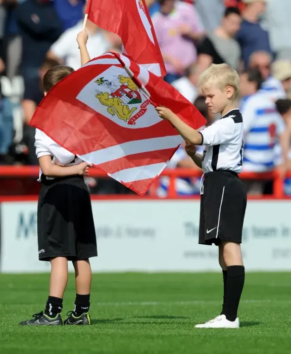 Framed Print : Young Flag Bearers of Portishead Town FC at Bristol City vs. Reading, 2015