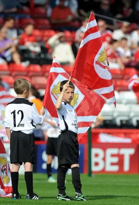 Framed Print : Young Flag Bearers of Portishead Town FC at Bristol City vs Reading, 2015