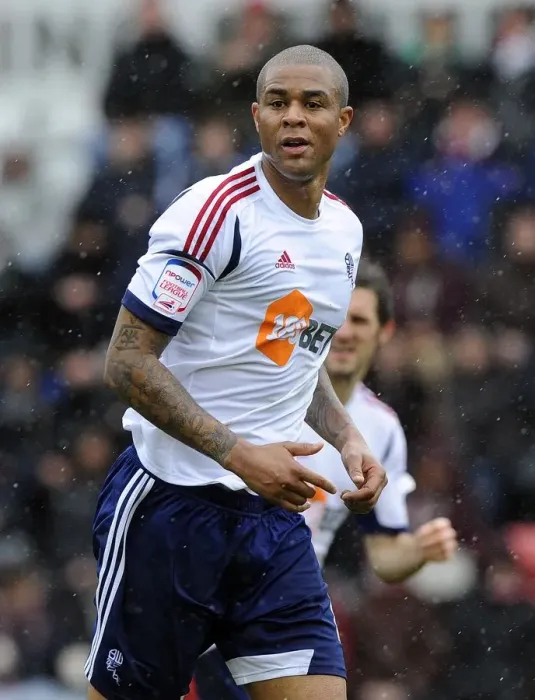 Framed Print : Zat Knight in Action: Bristol City vs. Bolton Wanderers, Npower Championship (Ashton Gate) Framed Print : Zat Knight in Action: Bristol City vs. Bolton Wanderers, Npower Championship (Ashton Gate)