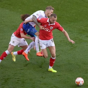 Aaron Wilbraham Battles for the Ball: Bristol City vs Chesterfield, Sky Bet League One
