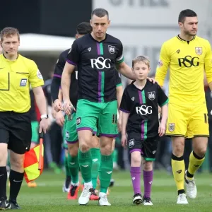 Aaron Wilbraham Leads Bristol City at Craven Cottage, Fulham Championship Match, 2016