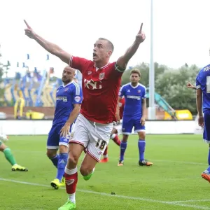Aaron Wilbraham's Thrilling Goal Celebration: Bristol City's Triumphant Victory Over Brentford in Sky Bet Championship