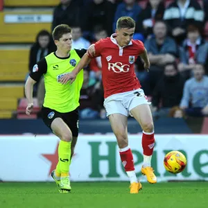 Action-Packed Moment: Joe Bryan in Full Throttle for Bristol City, November 2014 - Football Match
