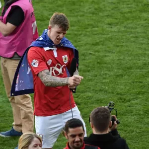 Aden Flint's Triumphant Moment: Champions League One Victory with Bristol City Aden Flint's Triumphant Moment: Champions League One Victory with Bristol City