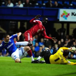 Adomah's Shot Savied: Portsmouth Keeps Bristol City at Bay as Jamie Ashdown Denies Albert Adomah's Goal Attempt - Championship 2010