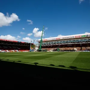 Ashton Gate Stadium: Hoisting the Dolman Stand Roof Extension