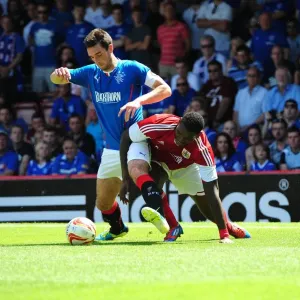 A Battle for Possession: Emmanuel-Thomas vs Wallace, Bristol City vs Glasgow Rangers