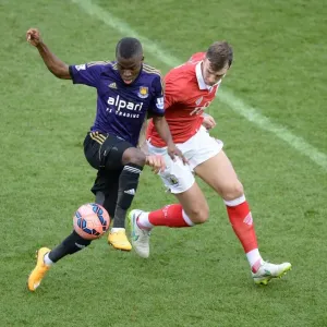 Print of Aden Flint vs. Enner Valencia in FA Cup Fourth Round Clash