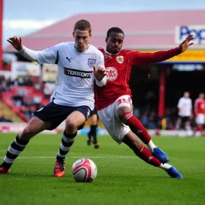Lotta per la supremazia: Danny Rose contro Paul Coutts nella battaglia del Champions Cup tra Bristol City e Preston North End