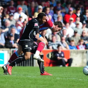 Battling for Supremacy: Nicky Maynard vs. Kenny Milne in the Championship Clash between Scunthorpe United and Bristol City (17/04/2010) Battling for Supremacy: Nicky Maynard vs. Kenny Milne in the Championship Clash between Scunthorpe United and Bristol City (17/04/2010)
