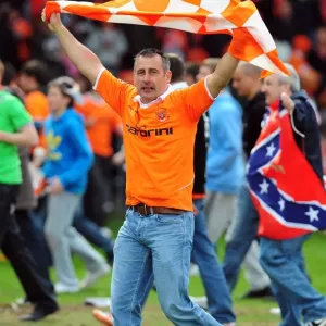 Blackpool Fans Euphoria: Celebrating Play-Off Qualification vs. Bristol City (02/05/2010)