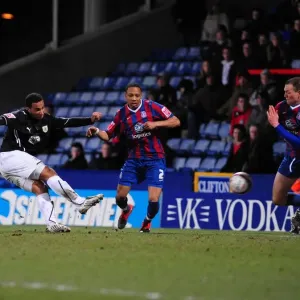 Blocked Shot: Nicky Maynard Thwarts Crystal Palace's Defense in Bristol City's Championship Clash