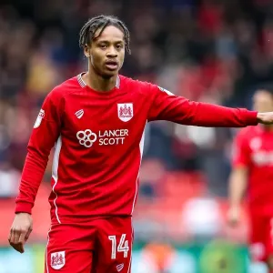 Bobby Reid in Action: Bristol City vs Burton Albion, Sky Bet EFL Championship, 2017