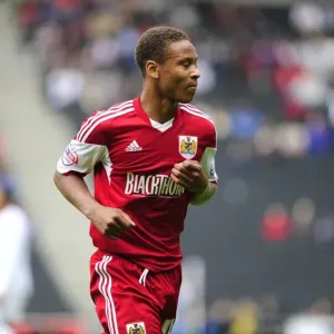 Bobby Reid in Action: Milton Keynes Dons vs. Bristol City, Sky Bet League One, 2013