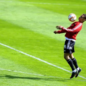 Bobby Reid in Action: Walsall vs. Bristol City (April 2014) Bobby Reid in Action: Walsall vs. Bristol City (April 2014)