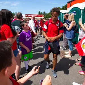 Bobby Reid's Arrival: Bristol Manor Farm vs. Bristol City (09.07.17)