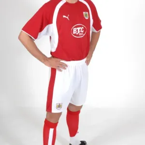 Bradley Orr: A Focused and Determined Player in Bristol City Football Club Jersey Bradley Orr: A Focused and Determined Player in Bristol City Football Club Jersey