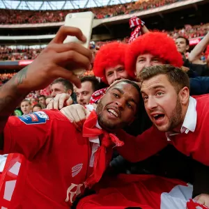 Bristol City Celebrate 2-0 Victory in Johnstones Paint Trophy Final Print
