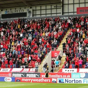 Bristol City Fans in Action at Rotherham United Match, Sky Bet Championship (10.9.2016)