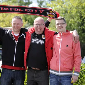 Season 13-14 Photographic Print Collection: Crawley Town v Bristol City