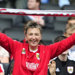 Bristol City Fans Passionate Support: Milton Keynes Dons vs. Bristol City, Sky Bet League One (August 24, 2013)