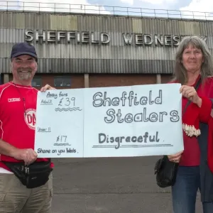 Bristol City Fans Protest Ticket Prices at Sheffield Wednesday Match, Sky Bet Championship (August 2015)