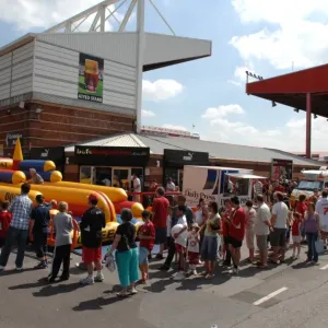 Bristol City FC: 08-09 Season Preview - Open Day with the First Team Bristol City FC: 08-09 Season Preview - Open Day with the First Team