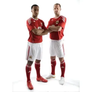 Bristol City FC: 09-10 New Kit Reveal - Season Edition
