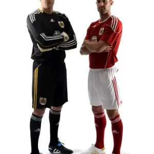 Bristol City FC: 09-10 Season - New Kit Unveiled