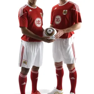 Bristol City FC: 09-10 Season Review - New Kit Unveiled