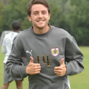 El Bristol City FC: Cole Skuse en Foco - Entrenamiento, 07/08