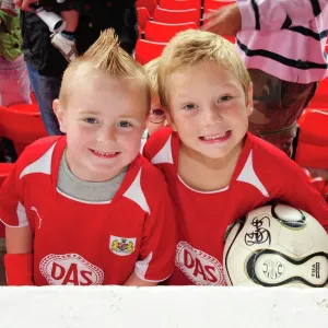 Jour de l'ouverture du premier équipe de Bristol City Football Club : Saison 2009/2010 Jour de l'ouverture du premier équipe de Bristol City Football Club : Saison 2009/2010