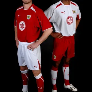 Bristol City FC: New Kit Unveiled - Team Portraits