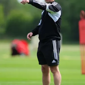 Bristol City FC: Pre-Season Training with Coach Sean O'Driscoll (June 2013)